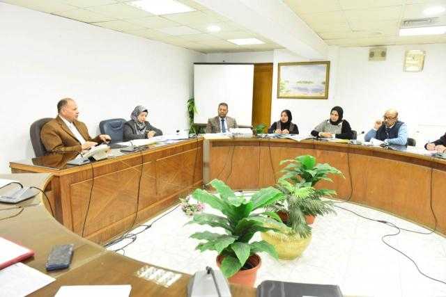 محافظ أسيوط يناقش الموقف التنفيذي لمشروعات الصحة والتضامن الاجتماعي بمبادرة «حياة كريمة» |صور