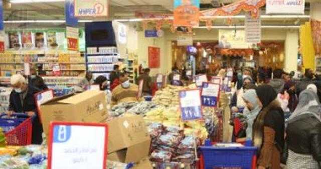 التموين: لا داع للتزاحم للحصول على السلع.. وحققنا اكتفاء ذاتيا من بعض السلع