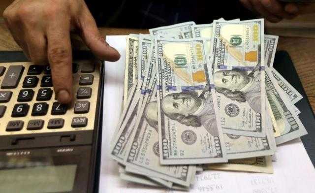 تراجع الدولار في كبرى البنوك بمنتصف تعاملات اليوم الأربعاء