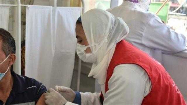 تطعيم 235 ألف شخص ضد كورونا بحملة «طرق الأبواب» في أسوان
