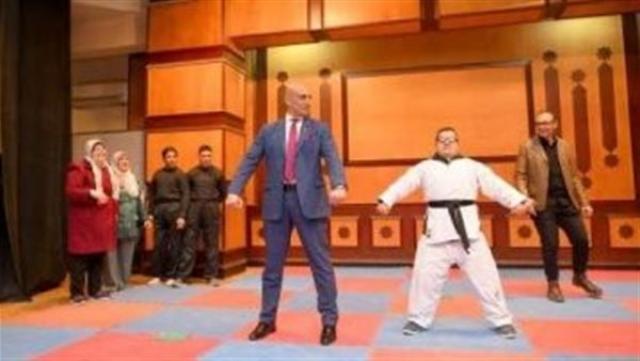 خط أحمر
