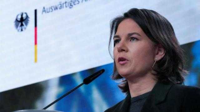وزيرة الخارجية الألمانية تتوقع قدوم 8 ملايين لاجئ أوكراني إلى الاتحاد الأوروبي