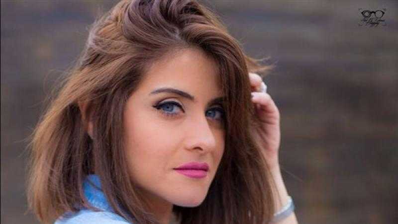 هيدي كرم تظهر بفستان زفاف للمرة الثالثة| شاهد