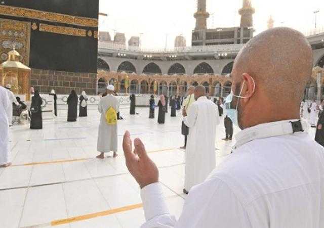 أمير مكة المكرمة يكرم قناة اقرأ بمعرض خدمات الحج والعمرة