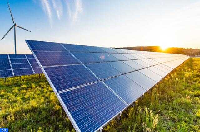 الهند تدرس إعفاء بعض المشروعات من الضرائب على واردات معدات إنتاج الطاقة الشمسية