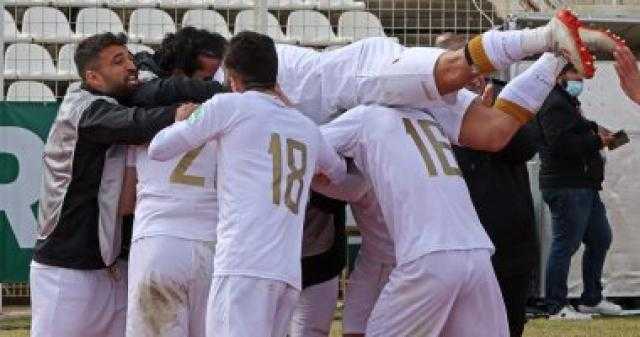 منتخب سوريا يفوز على لبنان بثلاثية وتوقف المباراة لشغب الجمهور