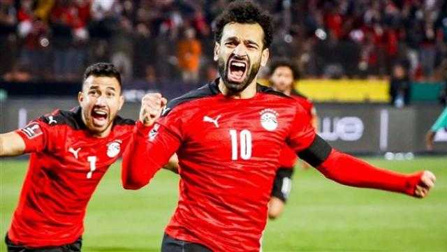 محمد صلاح يهدي قميصه لجماهير مصر بعد الفوز على السنغال