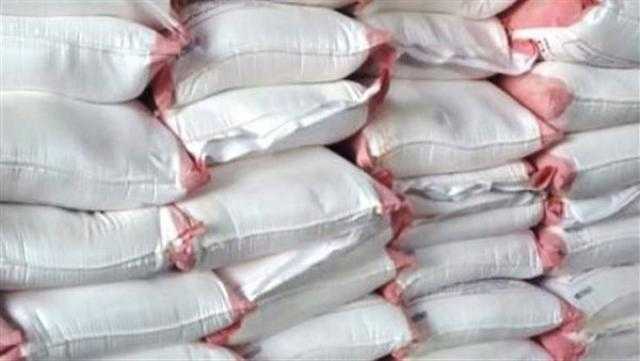 ضبط 20 طن دقيق مدعم في حملة تموينية مفاجئة بقنا
