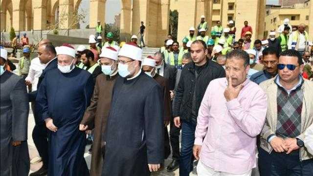 وزير الأوقاف يتفقد أعمال تطوير جامع عمرو بن العاص استعدادًا لشهر رمضان