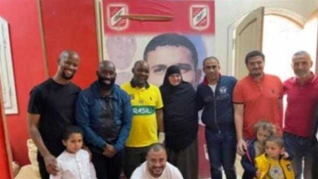 والدة محمد عبدالوهاب: زيارات الأهلي تسعدني وأتمنى استمرارها
