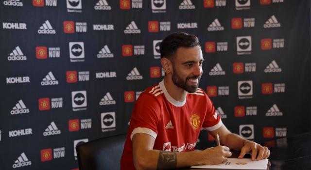 مانشستر يونايتد يجدد عقد لاعب خط الوسط برونو فيرنانديز