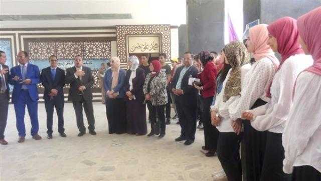 «تربية المنيا» تُنظم معرضًا لطلاب برنامجي العلوم والرياضة
