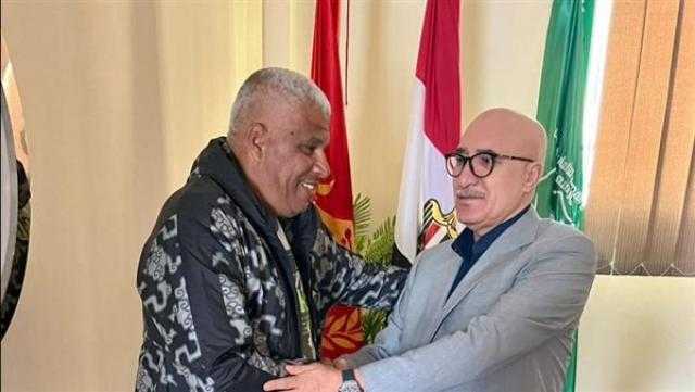 رسمياً.. المصري يجدد تعاقده مع ميمي عبدالرازق لمدة موسم جديد