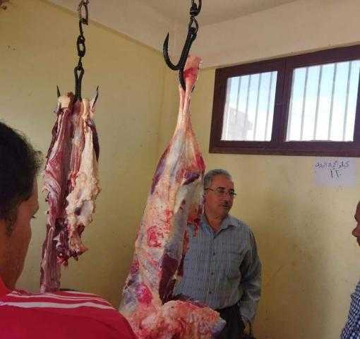 الوادي الجديد: طرح لحوم وخضروات مخفضة بالخارجة وباريس.. صور