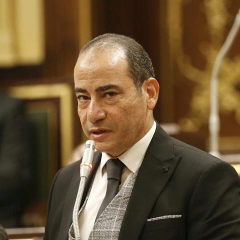 خط أحمر