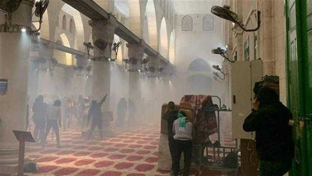 عودة التوتر إلى ساحات المسجد الأقصى بعد يوم من الهدوء