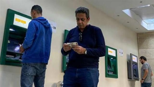 302 جنيه الحد الأدنى للعلاوة الدورية والحافز الإضافي للعاملين بالدولة