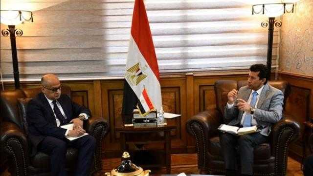 صبحي يبحث مع مساعد وزير الخارجية سبل التعاون في مجال حقوق الإنسان
