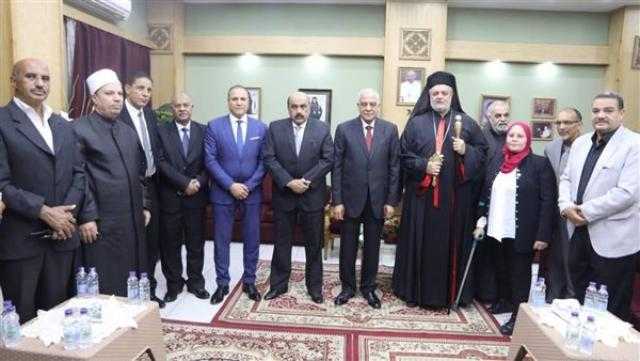 محافظ الجيزة يزور الكنيسة الكاثوليكية للتهنئة بعيد القيامة المجيد