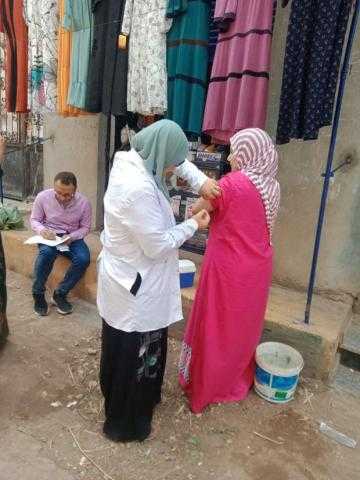صحة الغربية: استمرار حملة طرق الأبواب لتقديم لقاحات كورونا للمواطنين