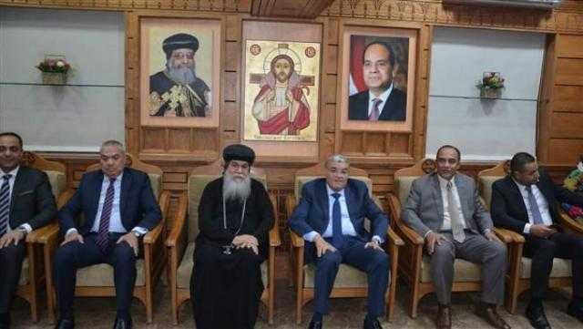 محافظ المنيا يقدم التهنئة للإخوة المسيحين بمناسبة «عيد القيامة المجيد»