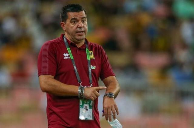اتحاد جدة بصدد تمديد عقد المدرب الروماني كونترا