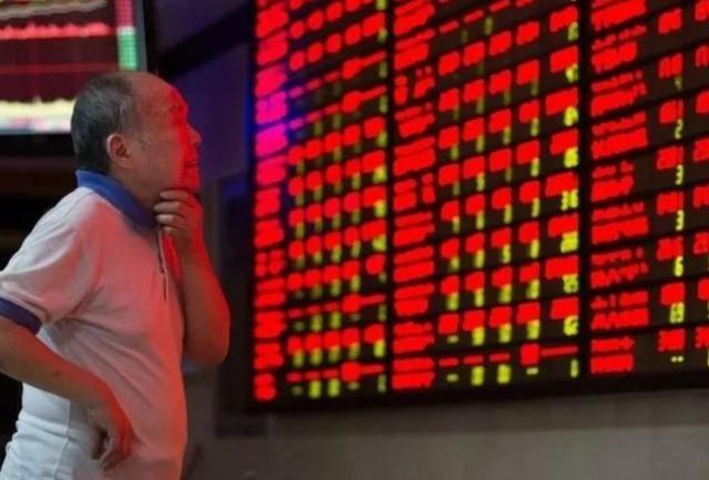 تراجعات حادة في أسواق الأسهم الصينية وسط مخاوف من إغلاقات كورونا