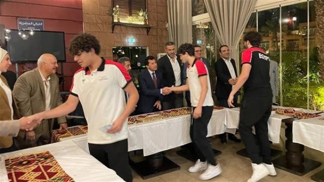 وزير الشباب والرياضة يكرم منتخبات مصر لكرة السلة