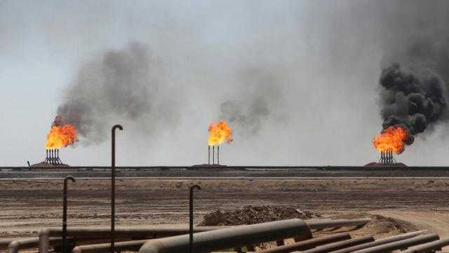 العراق يبدأ حفر 20 بئرا نفطية جنوبي البلاد