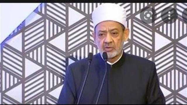 شيخ الأزهر: القرآن الكريم نور إلهي أضاء العالم كله في فترة زمنية قصيرة