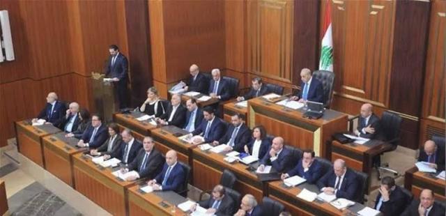 رئيس النواب اللبناني يرفع جلسة طرح الثقة بوزير الخارجية لعدم اكتمال النصاب