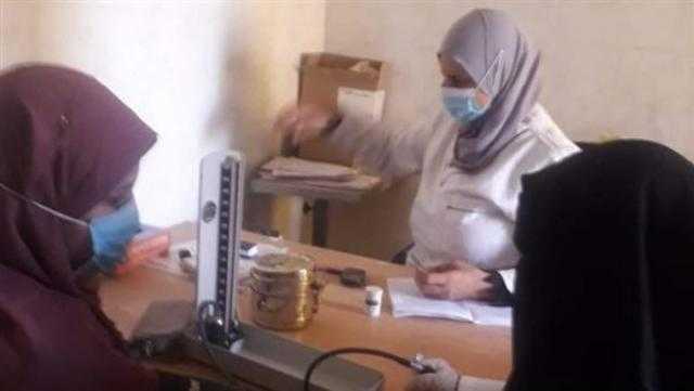 تقديم الخدمات الطبية لـ 1493 حالة خلال قافلة بقرية الإسماعيلية في المنيا