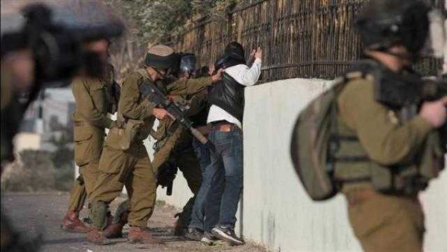 الاحتلال الإسرائيلي يعتقل 10فلسطينيين من أنحاء مُتفرقة في الضفة الغربية