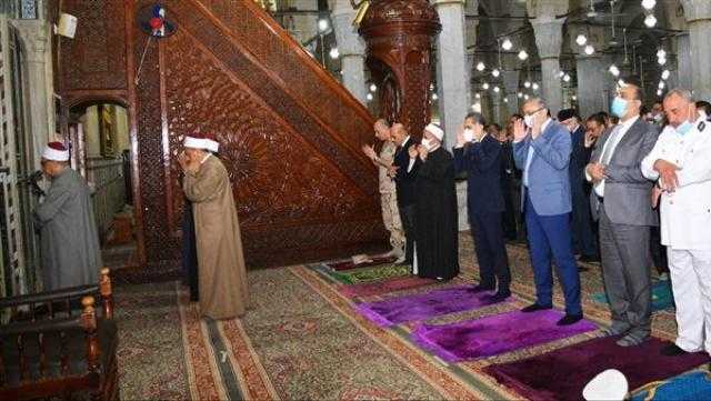 محافظ الغربية يؤدي صلاة العيد بمسجد السيد البدوي