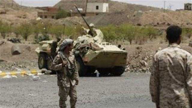 الجيش اليمني يعلن مقتل جندي وإصابة آخر في قصف مدفعي للحوثيين بالجوف