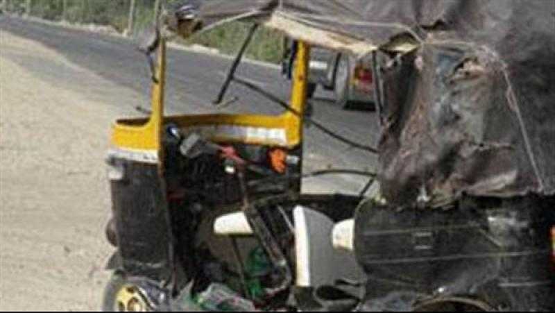 مصرع شاب وإصابة آخر في انقلاب توك توك على طريق قويسنا بالمنوفية