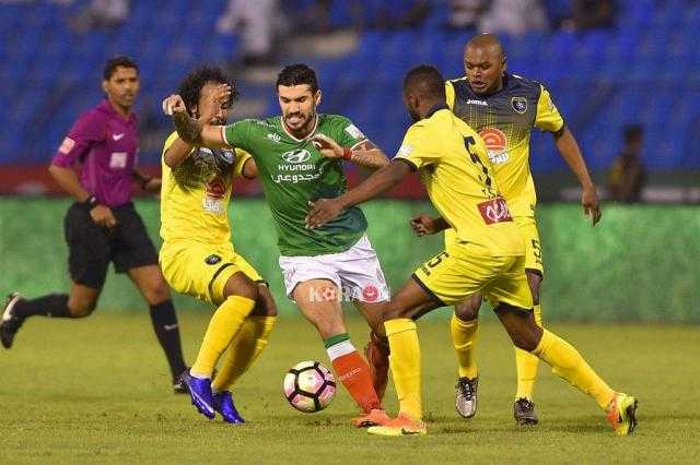 الاتفاق يكتسح التعاون برباعية في الدوري السعودي