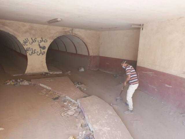 محافظ أسيوط يوجه برفع الإشغالات والتعديات على حرم الطريق ورفع تراكمات القمامة