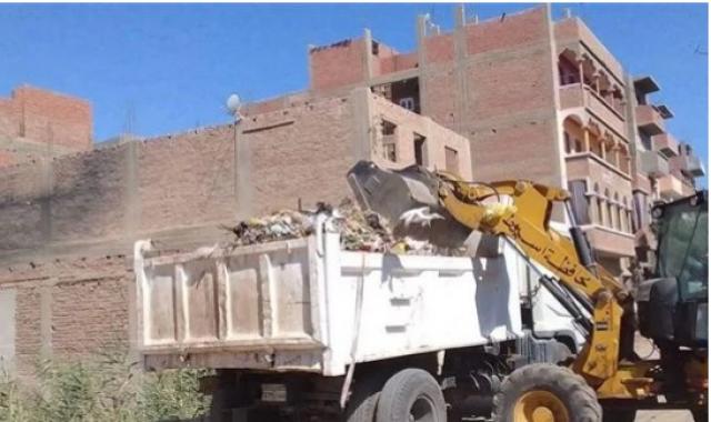 حملات نظافة ورفع القمامة بمراكز ساحل سليم وديروط والبدارى