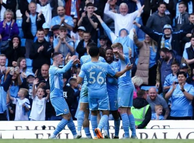 مانشستر سيتي يفوز على نيوكاسل وينفرد بصدارة الدوري الإنجليزي