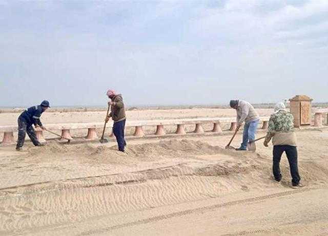 مسئولو التخطيط العمراني بكفر الشيخ يعاينون أعمال تطوير كورنيش بلطيم