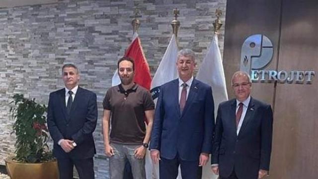 خط أحمر