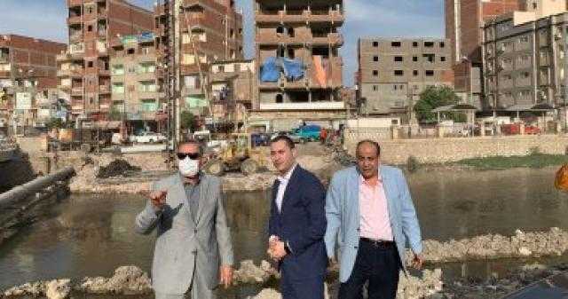 محافظ كفر الشيخ يتفقد بدء الأعمال فى إنشاء كوبريين ومحاور جديدة