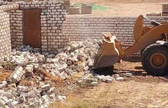 التصدي لبناء مخالف على الأرض الزراعية في ”أبو غنيمة” بمركز سيدي سالم بكفرالشيخ
