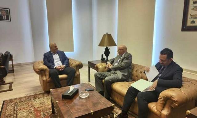 بعثة الجامعة العربية لمراقبة الانتخابات تلتقى بمحافظ بيروت