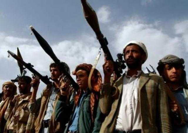 مقتل جندي يمني وإصابة آخر بنيران الحوثيين رغم الهدنة