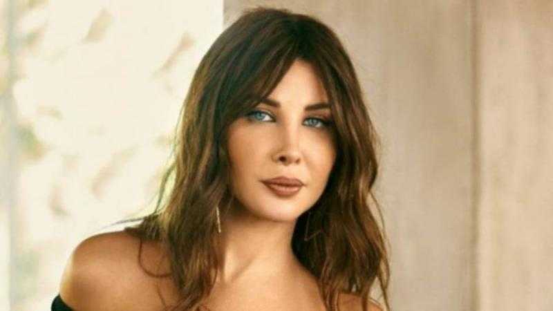 نانسي عجرم تهوس الجمهور بفستان بلا بطانة