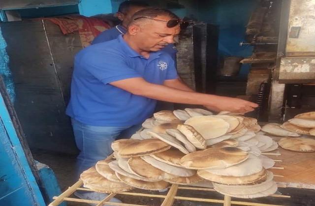 ضبط 64 مخالفة تموينية في حملات على المخابز والأسواق بسوهاج