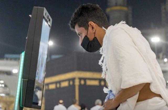 جهاز الروبوت يجيب أسئلة قاصدي المسجد الحرام بـ 11 لغة مختلفة