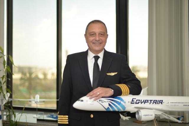 مصر للطيران تتعاقد على تحويل طائرة بوينج B737-800 لأسطول الشحن الجوي